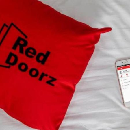 Reddoorz Plus Near Unimed Медан Екстериор снимка