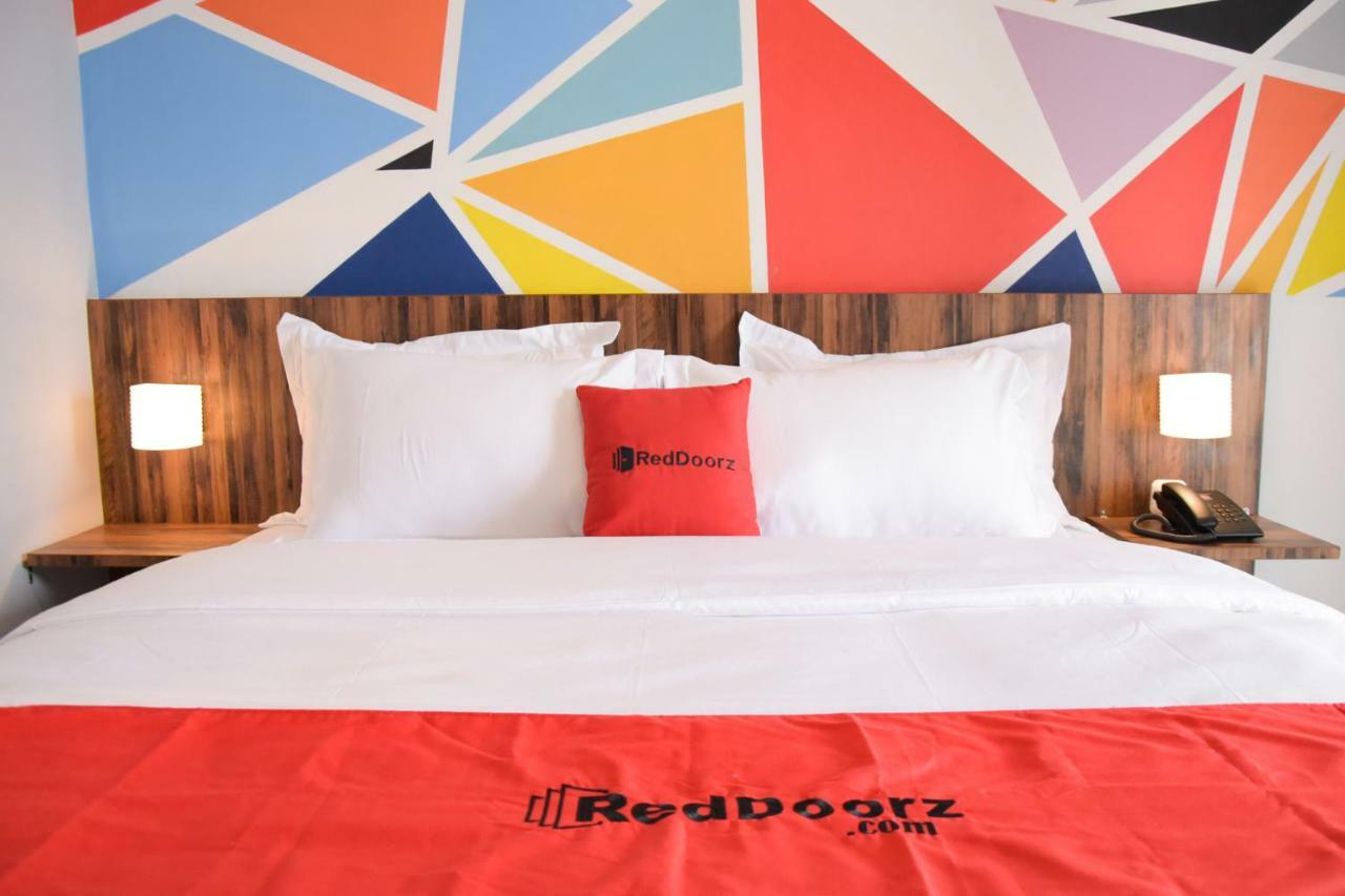Reddoorz Plus Near Unimed Медан Екстериор снимка