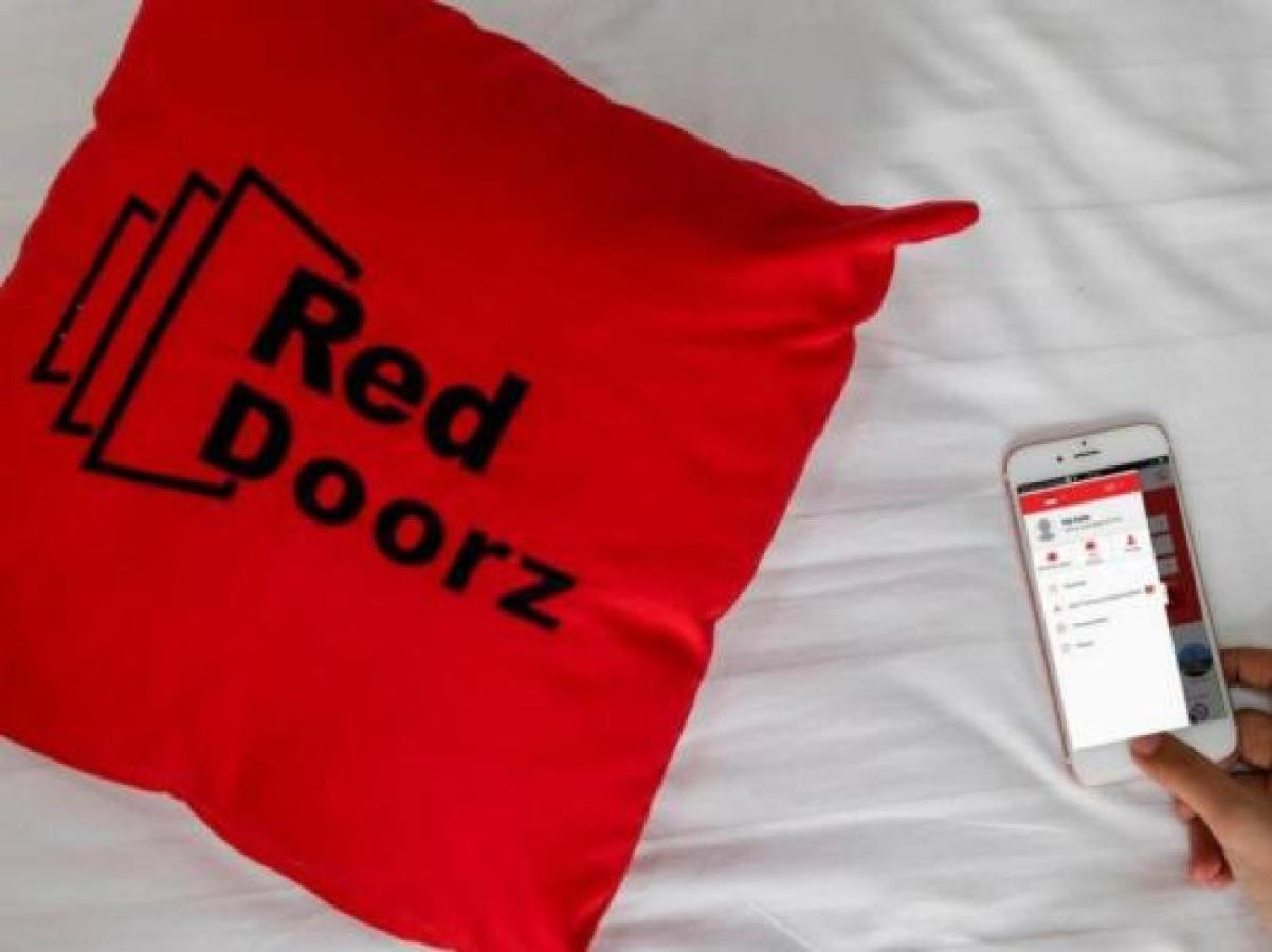 Reddoorz Plus Near Unimed Медан Екстериор снимка